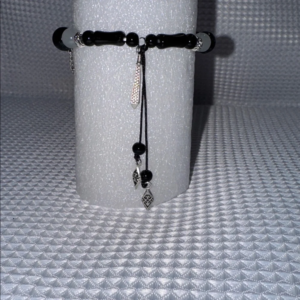 BOHO Bracelet Asian Coin Glass Bead Silver Detail Chain Stretch 6”- 6.5” New - Picture 7 of 16